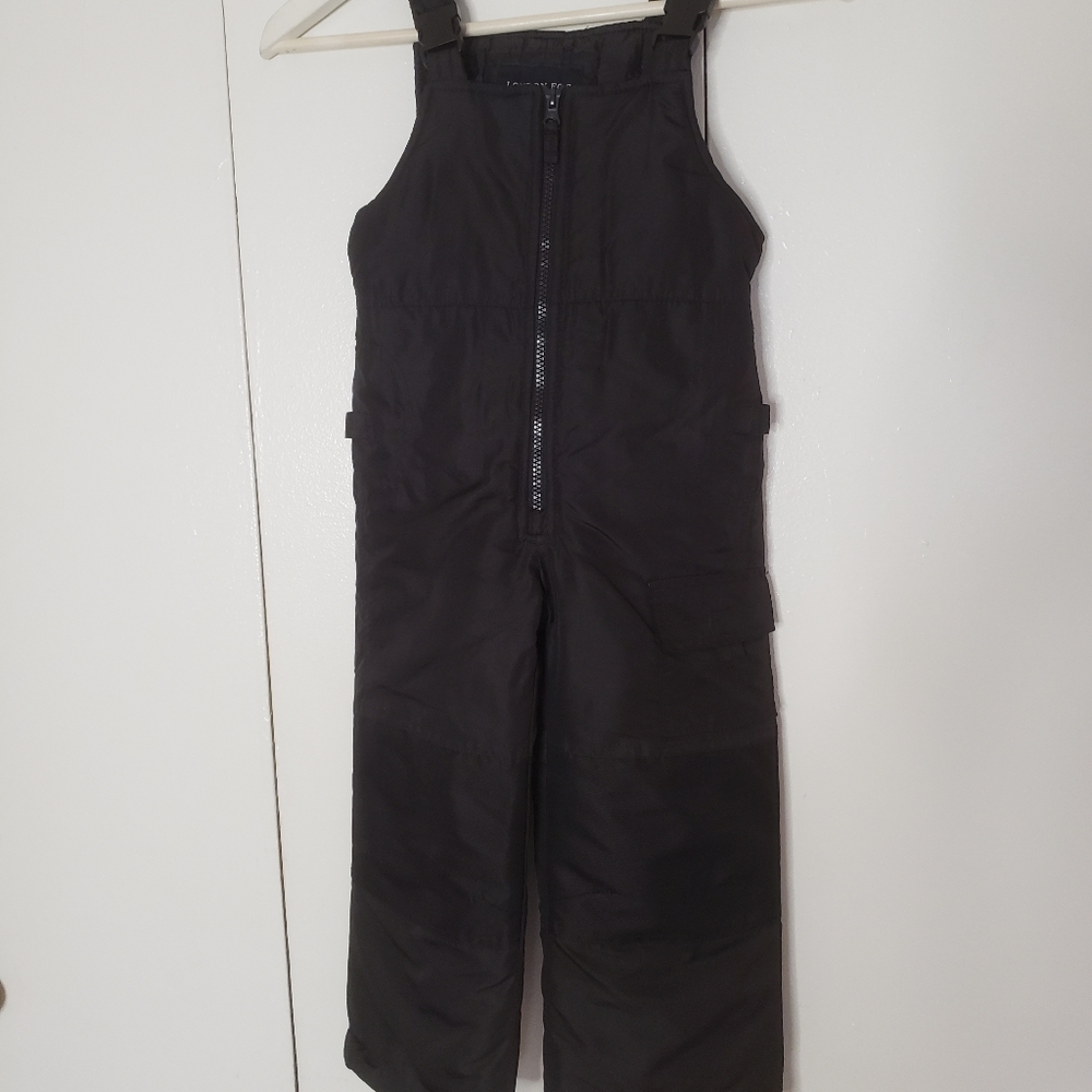 London Fog snow jumpsuit.sz.s/4 boys. With elastic shoulder strap. Great used co